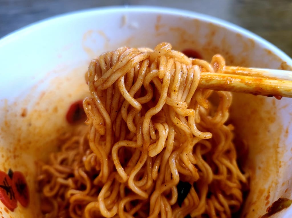 辛ラーメン炒めカップ麺