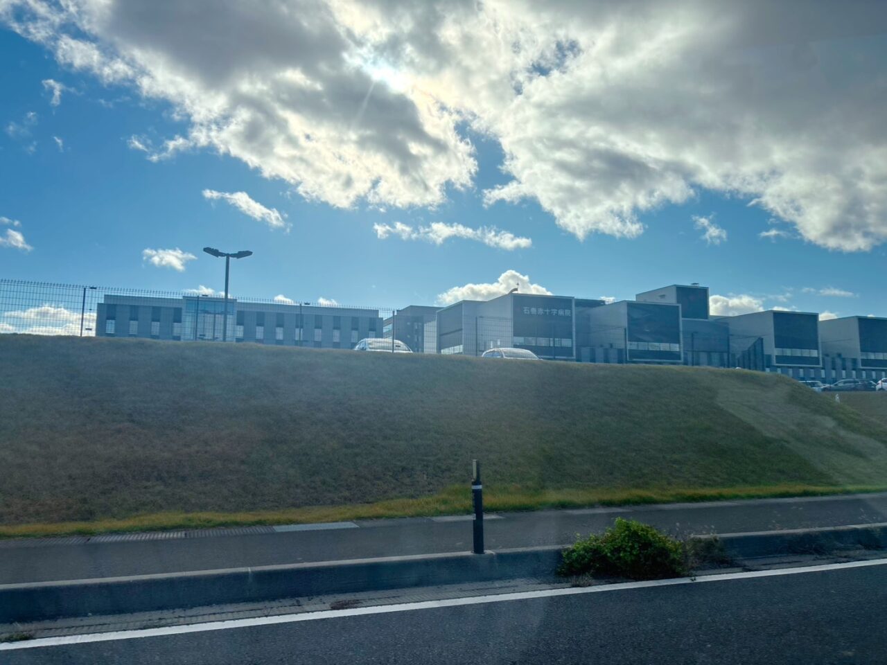 カワチ薬品隣りの石巻赤十字病院